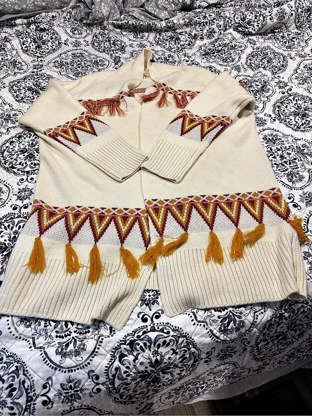 Matilda Jane Geometric Fringe V-Neck Cream Medium